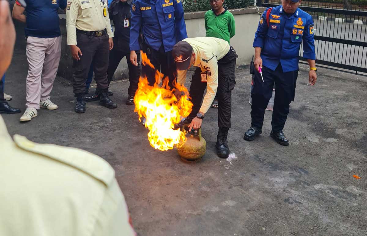 sagas security guard handling a gas cylinder fire hazard emergency response drill